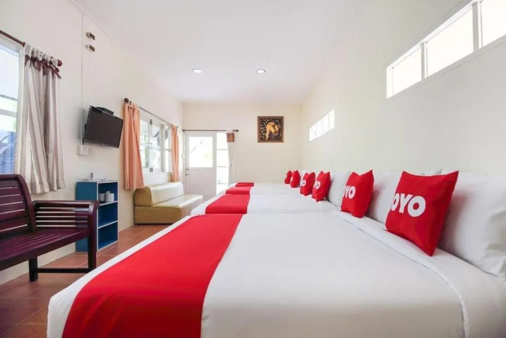 Bed in OYO 606 Baan Suansabai Pleanpanmai Resort Amphawa