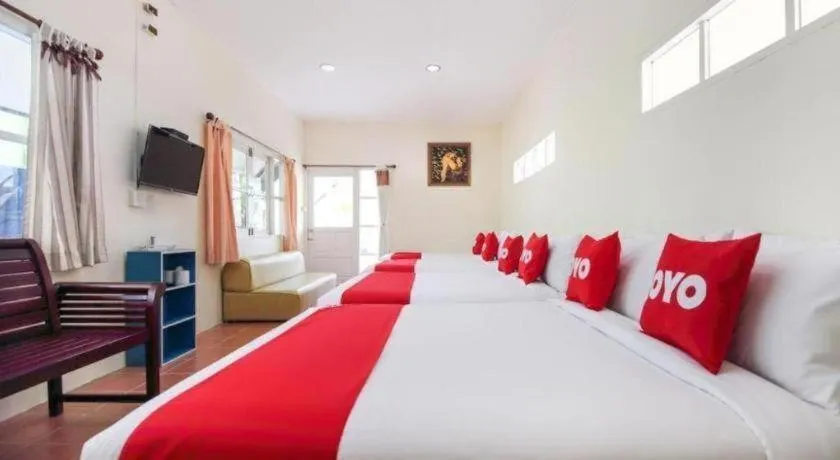 Bed in OYO 606 Baan Suansabai Pleanpanmai Resort Amphawa