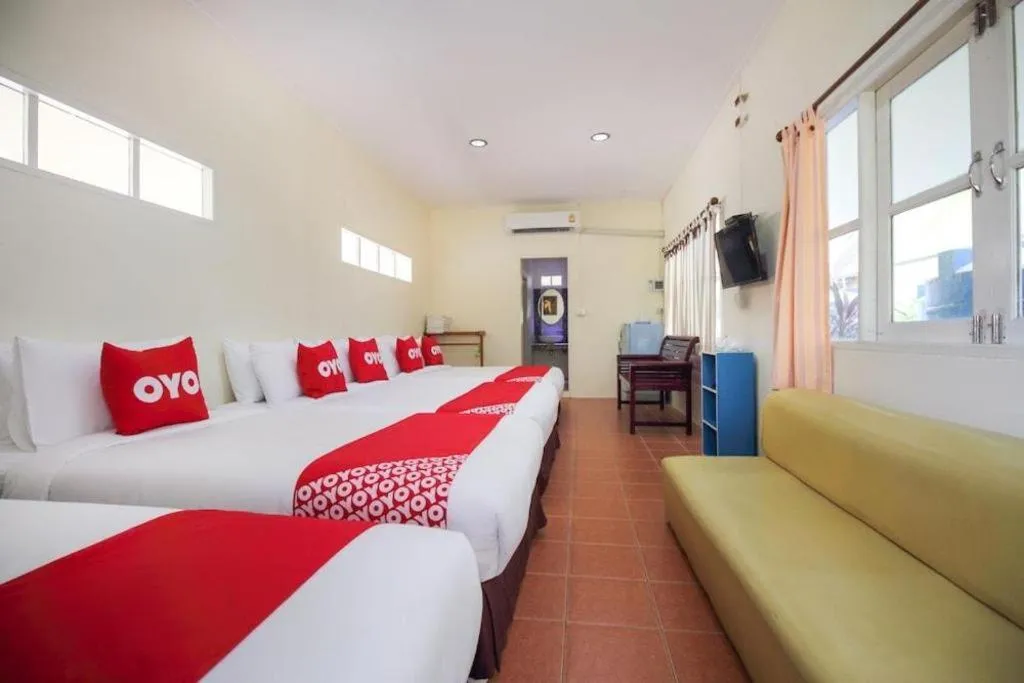 Bed in OYO 606 Baan Suansabai Pleanpanmai Resort Amphawa