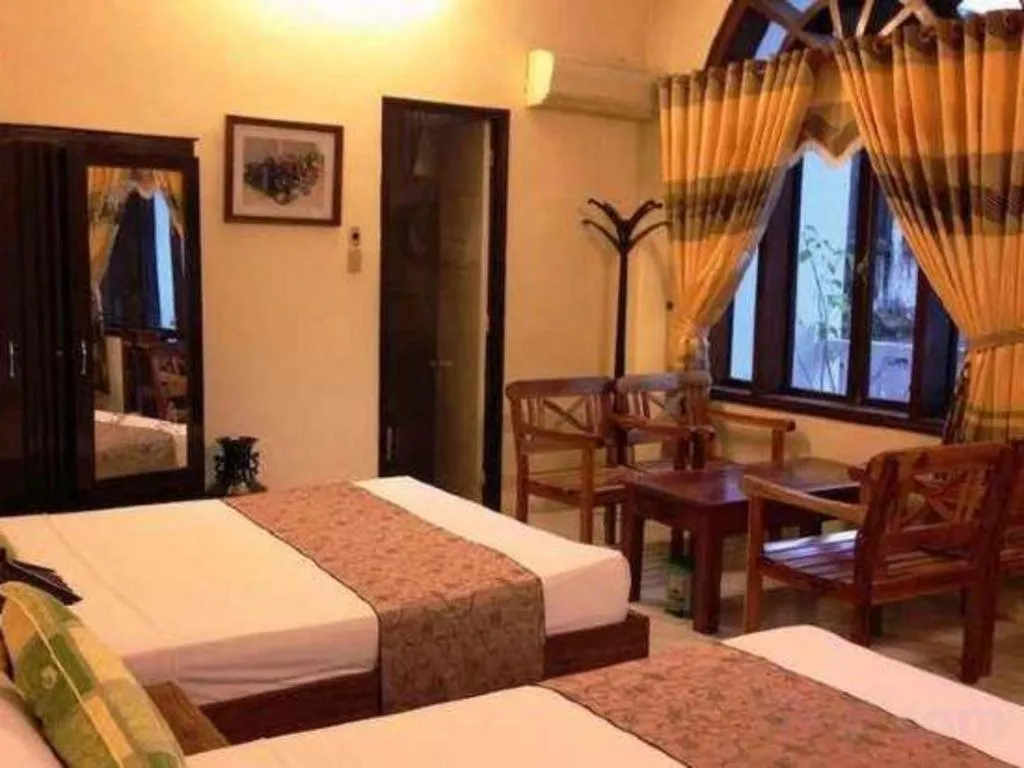 Bed in Dong Loi Hotel