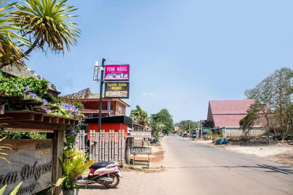 OYO 797 Pink House Bungalow