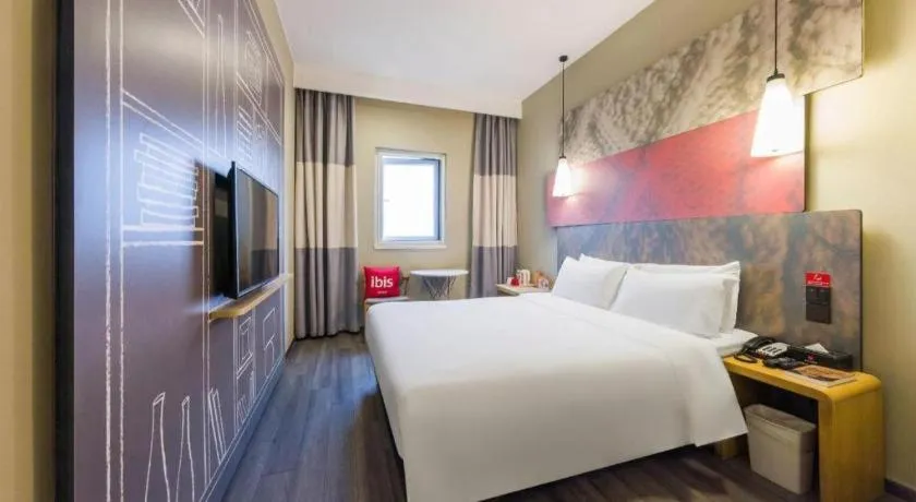 Bed in Ibis Shanghai Expo Dongming Road Metro Station