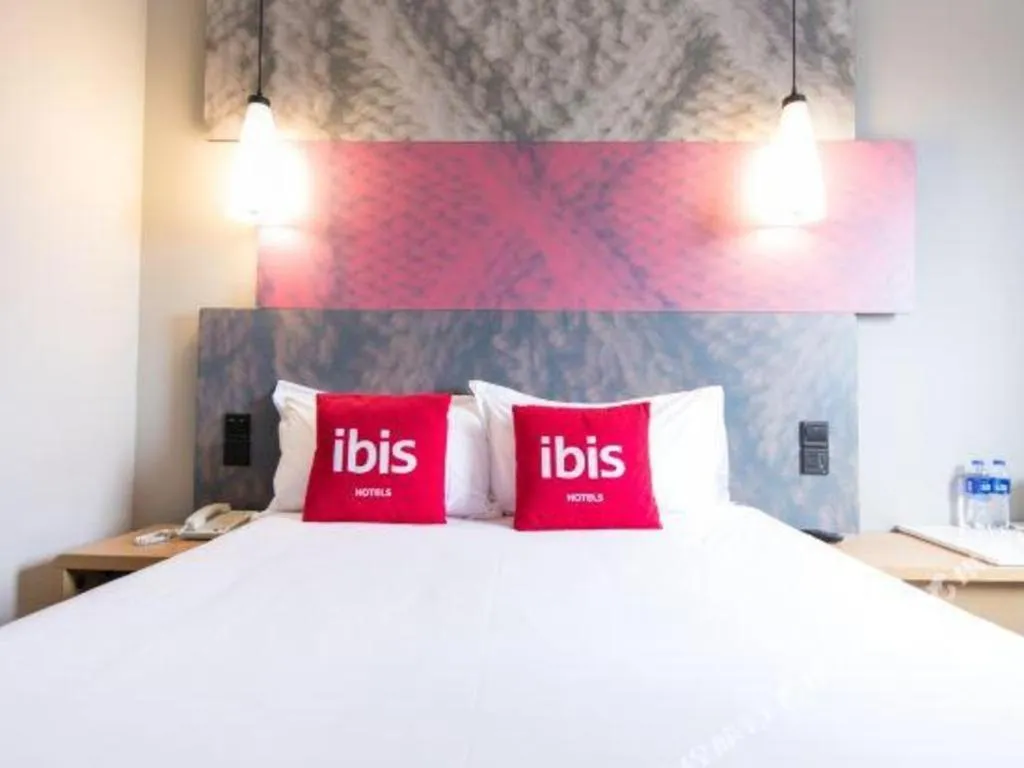 Bed in Ibis Shanghai Expo Dongming Road Metro Station