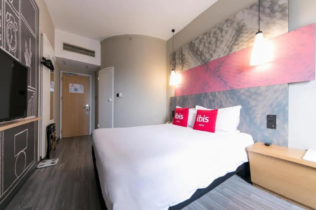 Bed in Ibis Shanghai Expo Dongming Road Metro Station