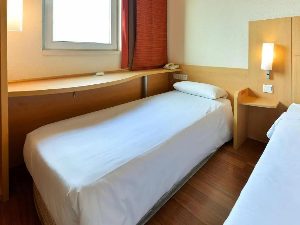 Bed in Ibis Shanghai Expo Dongming Road Metro Station