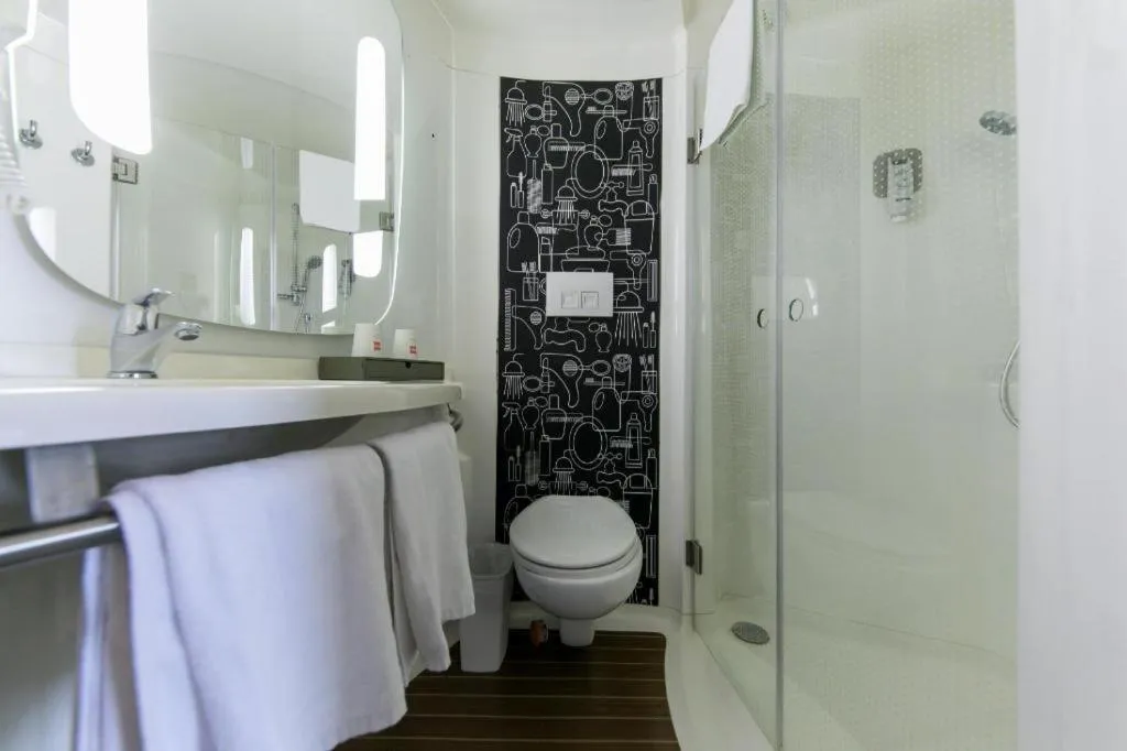 Ibis Shanghai Expo Dongming Road Metro Station