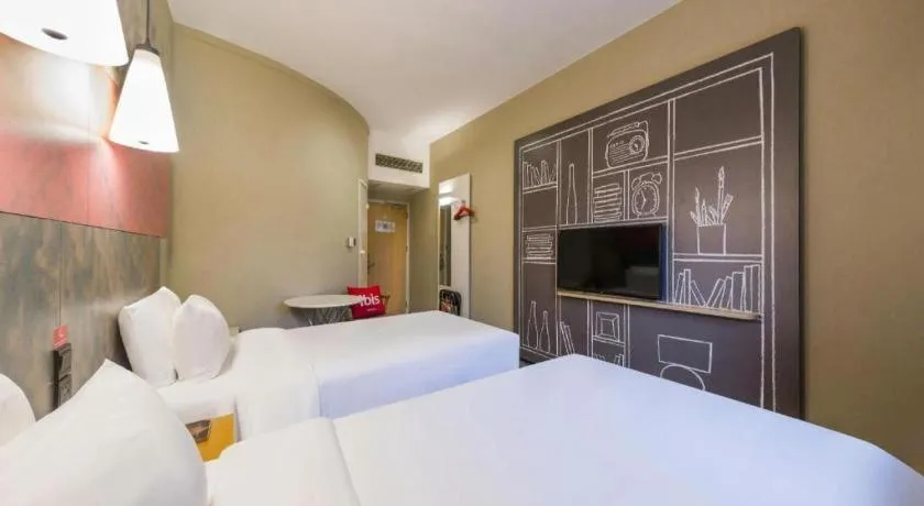 Bed in Ibis Shanghai Expo Dongming Road Metro Station