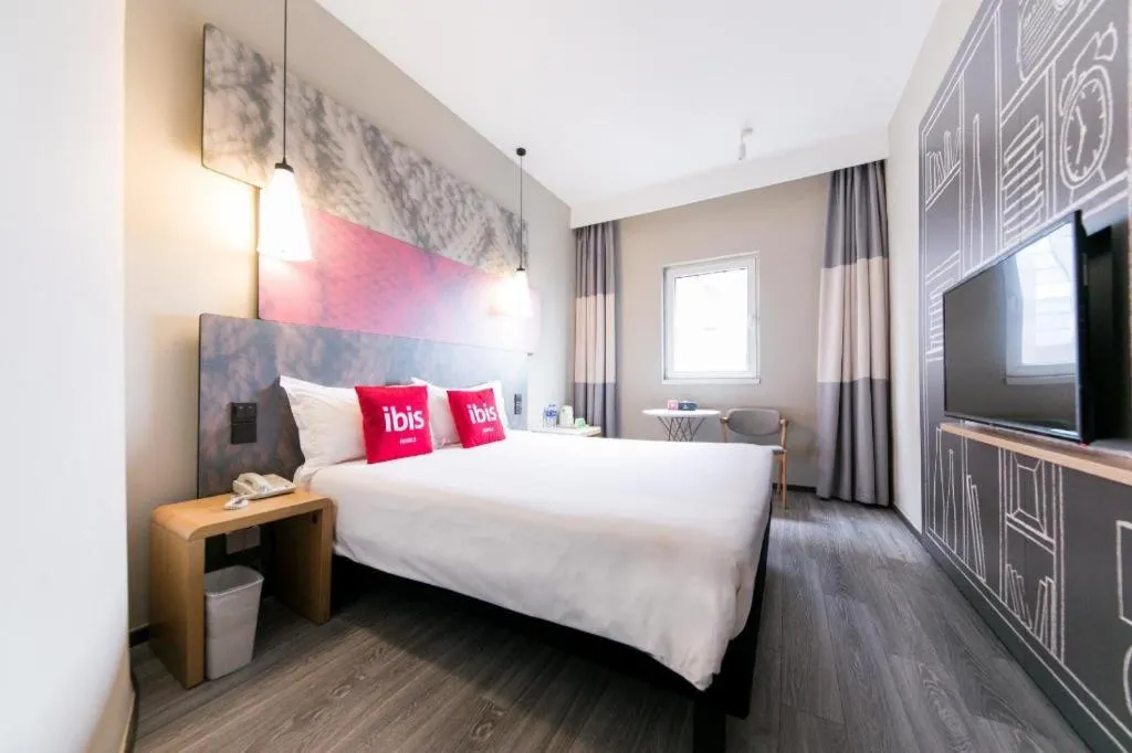 Bed in Ibis Shanghai Expo Dongming Road Metro Station