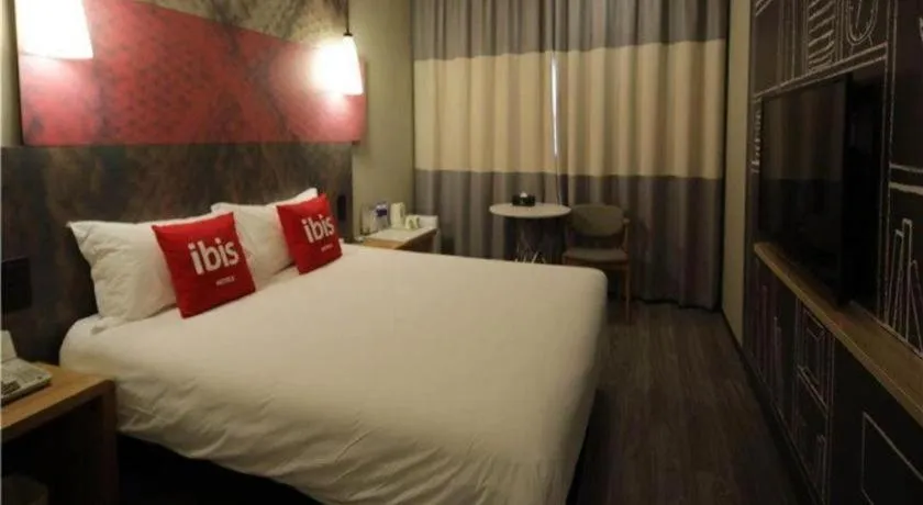 Bed in Ibis Shanghai Expo Dongming Road Metro Station