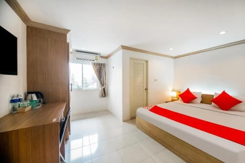 Bed in OYO 232 Patong City Hometel