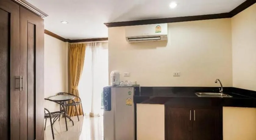 OYO 232 Patong City Hometel