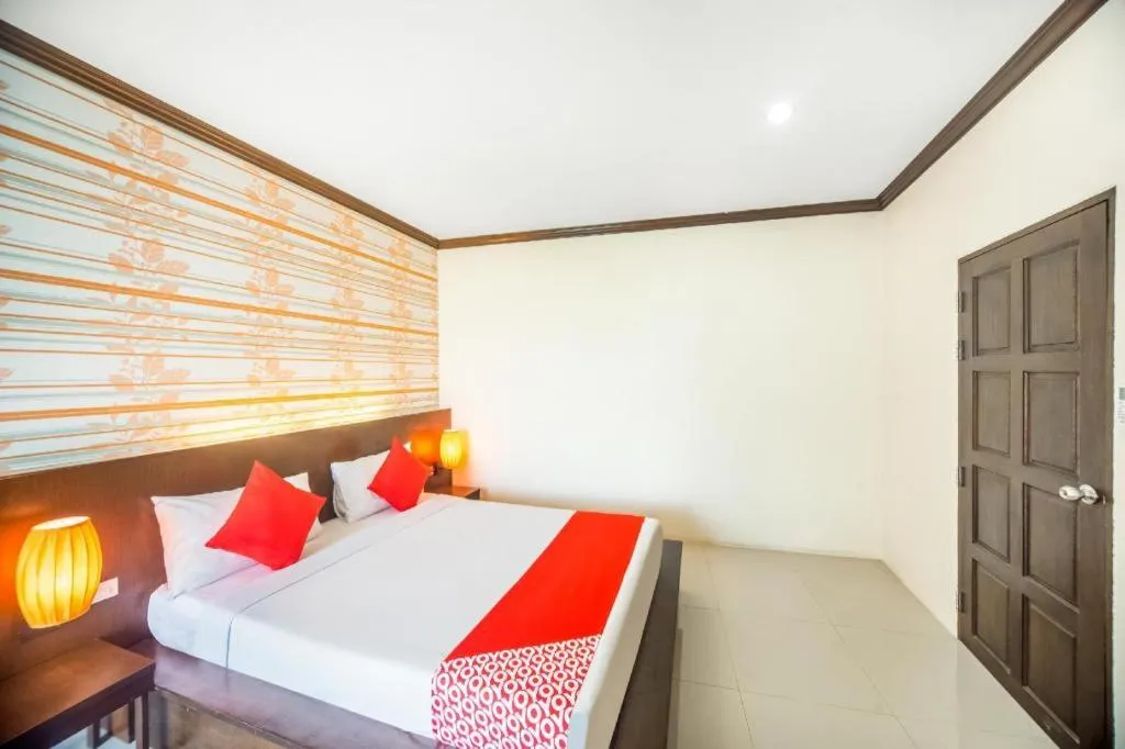 Bed in OYO 232 Patong City Hometel