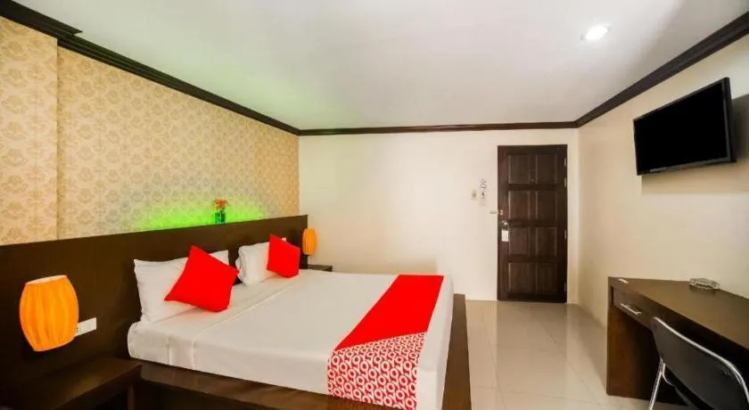 Bed in OYO 232 Patong City Hometel