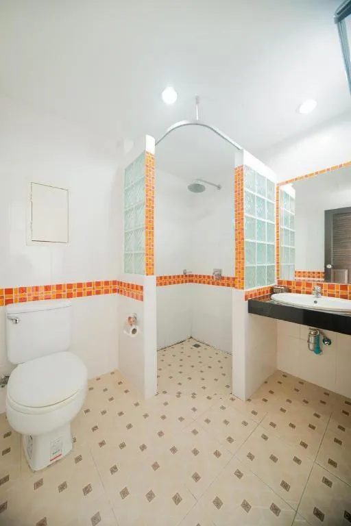 OYO 232 Patong City Hometel