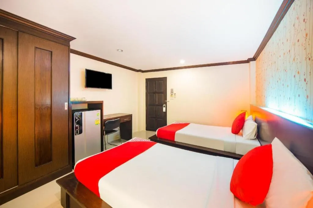 Bed in OYO 232 Patong City Hometel