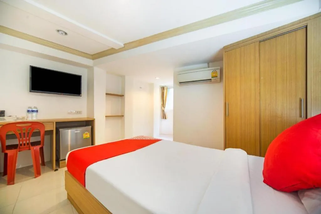 Bed in OYO 232 Patong City Hometel