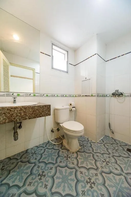 OYO 232 Patong City Hometel