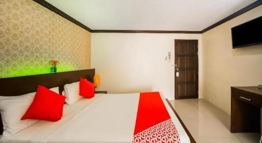 Bed in OYO 232 Patong City Hometel
