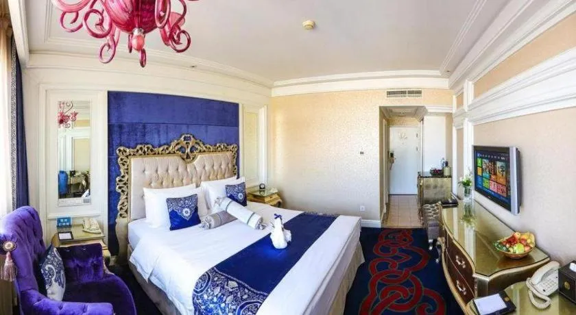 Bed in Hohhot Inner Mongolia Hotel