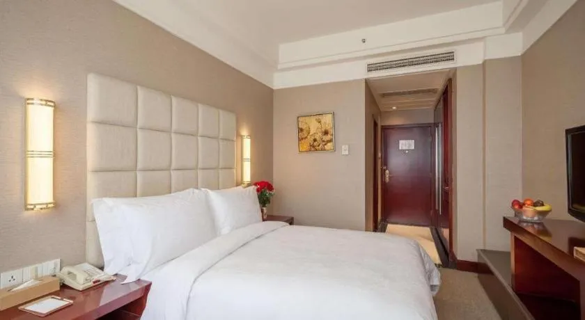Bed in Best Western Plus Fuzhou Fortune Hotel