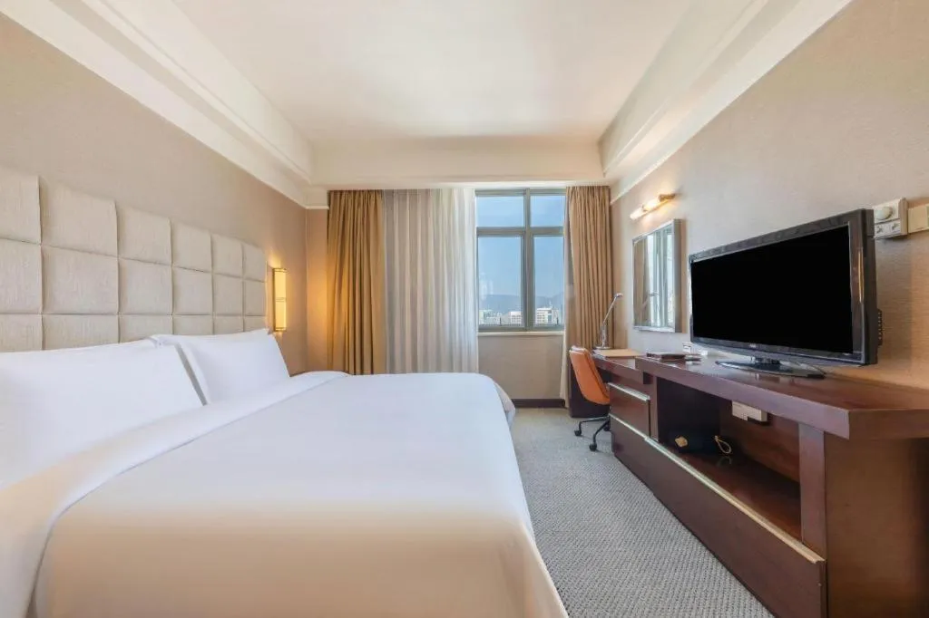 Bed in Best Western Plus Fuzhou Fortune Hotel