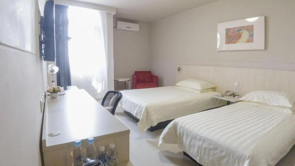Bed in Jinjiang Inn Tianjin South Station