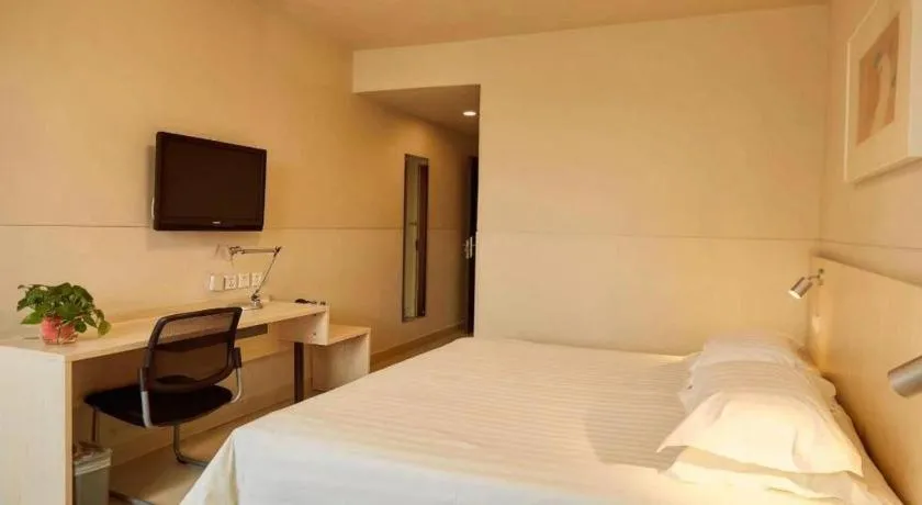 Bed in Jinjiang Inn Baotou Saihan Tara Park Youyi Street