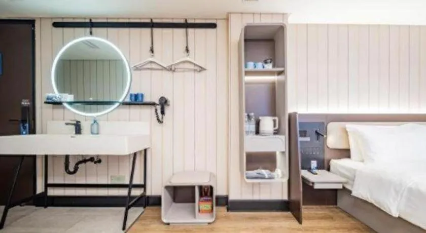 Bed in Ibis Chengdu Yongfeng Hotel