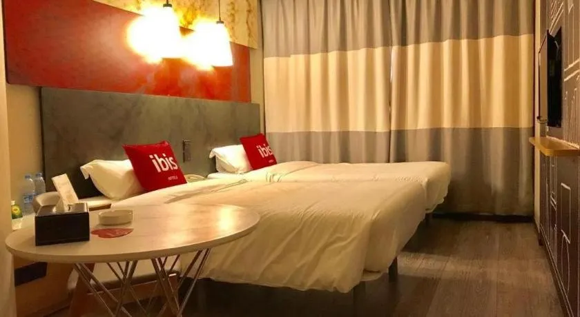 Bed in Ibis Chengdu Kehua Hotel