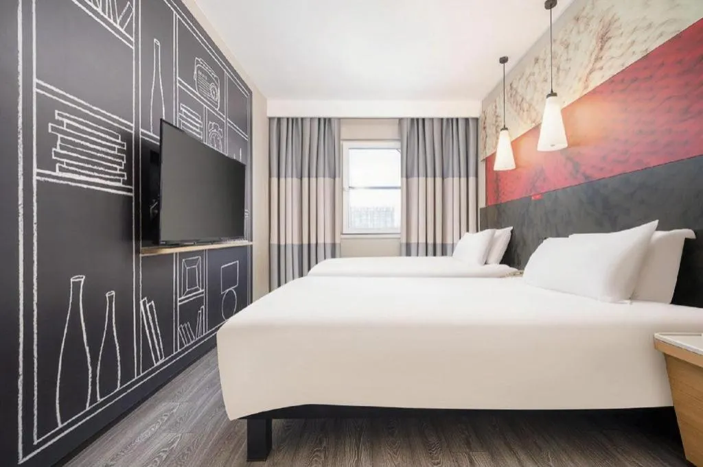 Bed in Ibis Chengdu Kehua Hotel