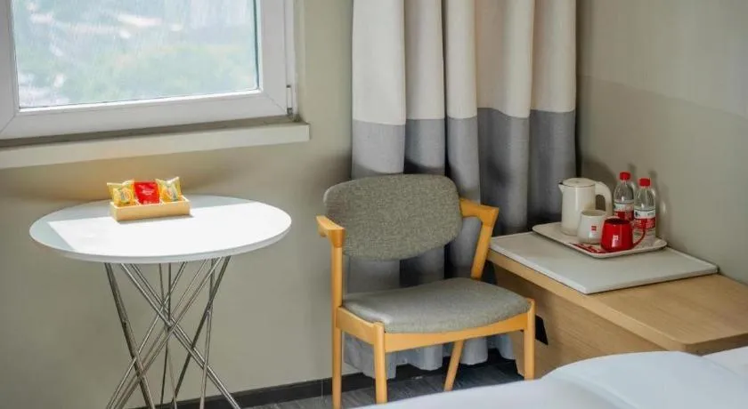 Bed in Ibis Chengdu Kehua Hotel