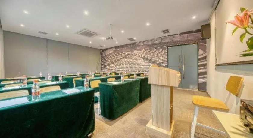 Ibis Chengdu Kehua Hotel