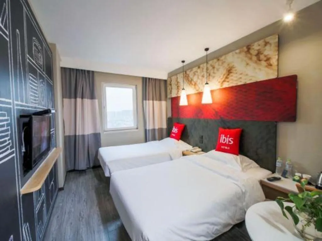 Bed in Ibis Chengdu Kehua Hotel