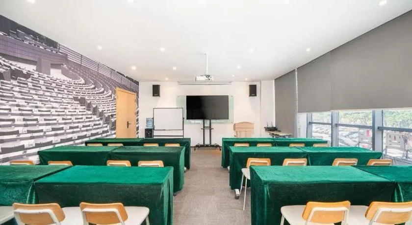 Ibis Chengdu Kehua Hotel