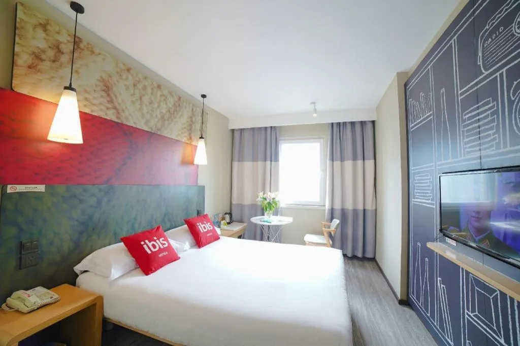 Bed in Ibis Chengdu Kehua Hotel