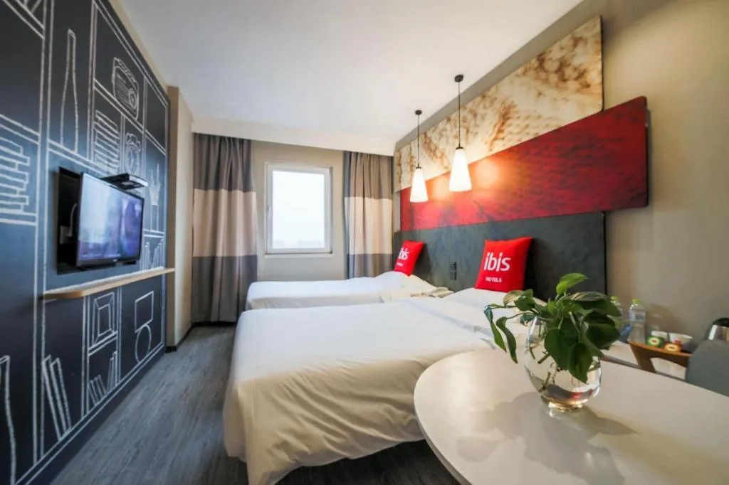 Bed in Ibis Chengdu Kehua Hotel