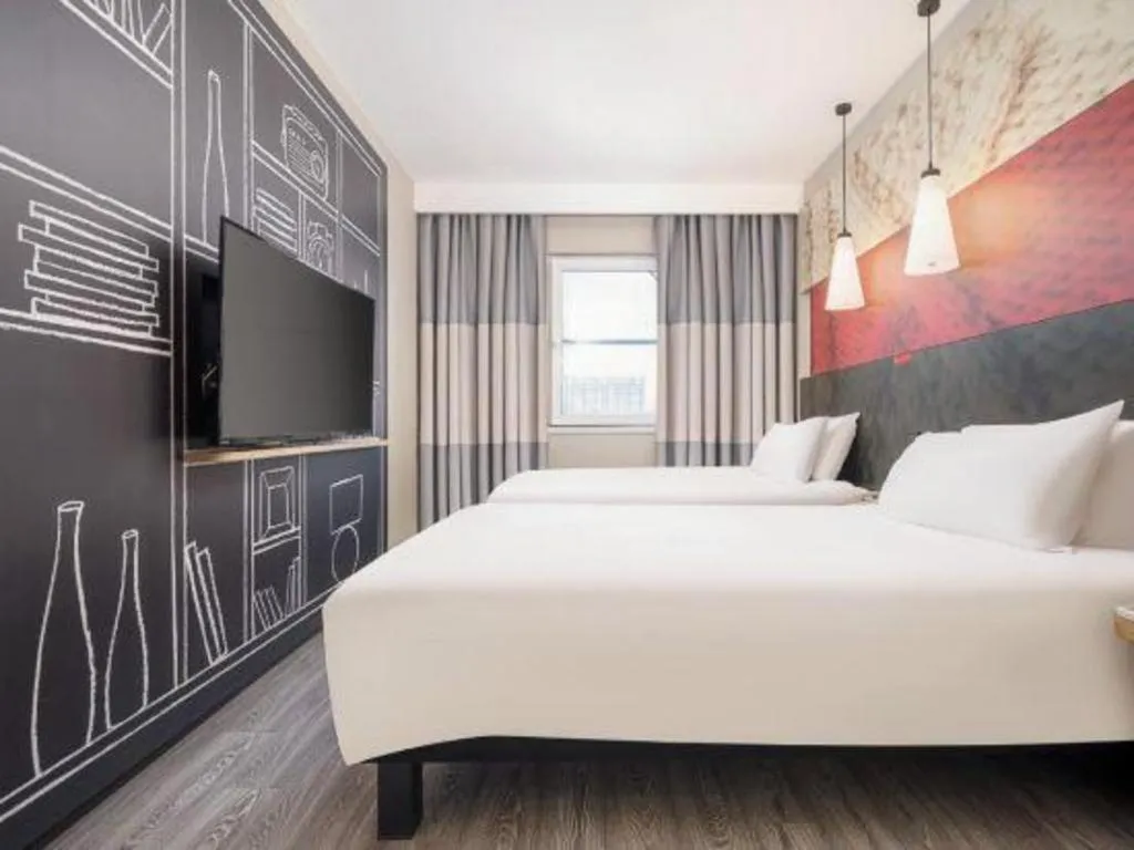 Bed in Ibis Chengdu Kehua Hotel