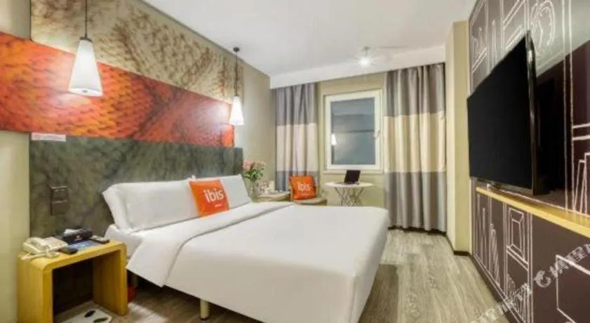 Bed in Ibis Chengdu Kehua Hotel