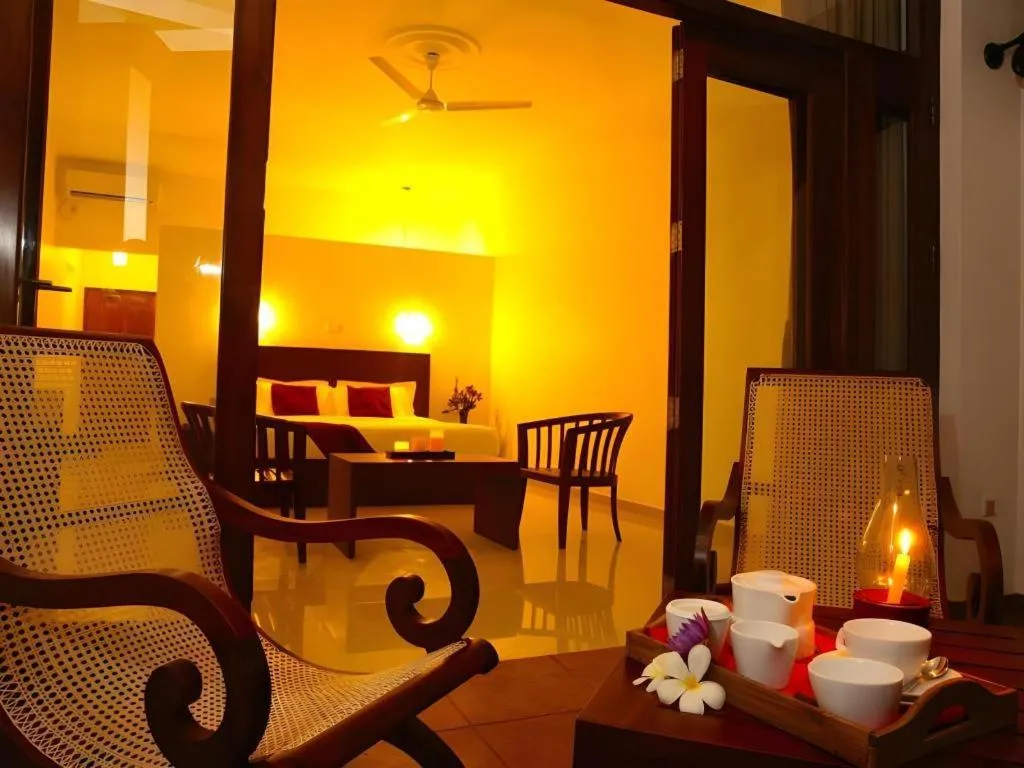 Whispering Palms Hotel