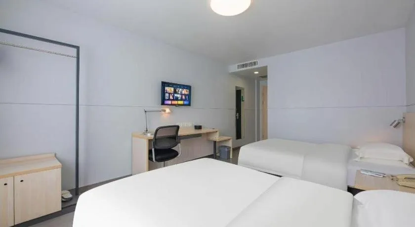 Bed in Jinjiang Inn Pingyao Branch