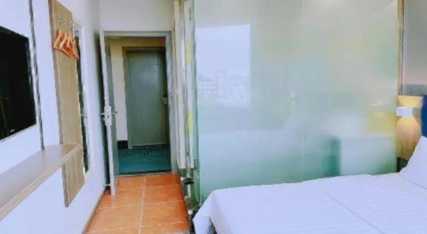 Bed in 7 Days Inn Luzhou Commercial Pedestrian Street Center