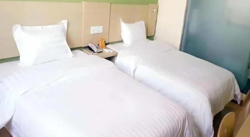 Bed in 7 Days Inn Luzhou Commercial Pedestrian Street Center