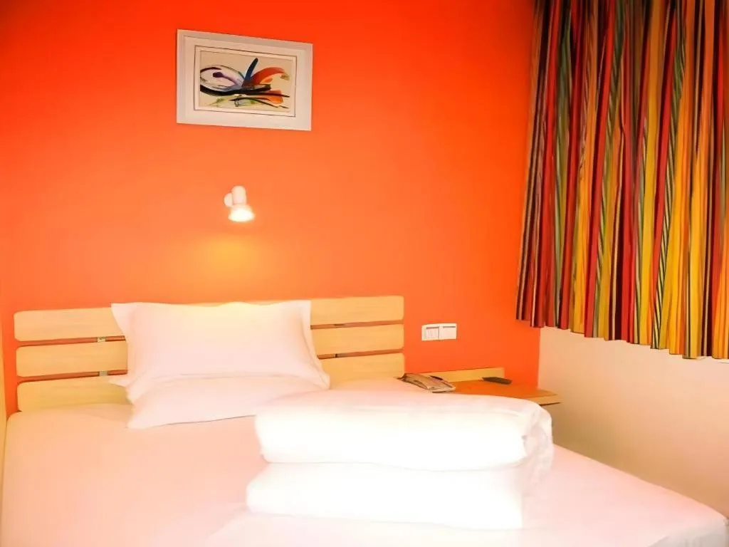 Bed in 7 Days Inn Luzhou Commercial Pedestrian Street Center