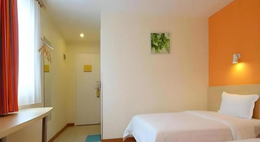 Bed in 7 Days Inn Luzhou Commercial Pedestrian Street Center