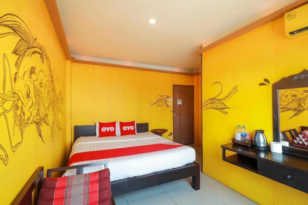 Bed in OYO 768 First Station Hotel