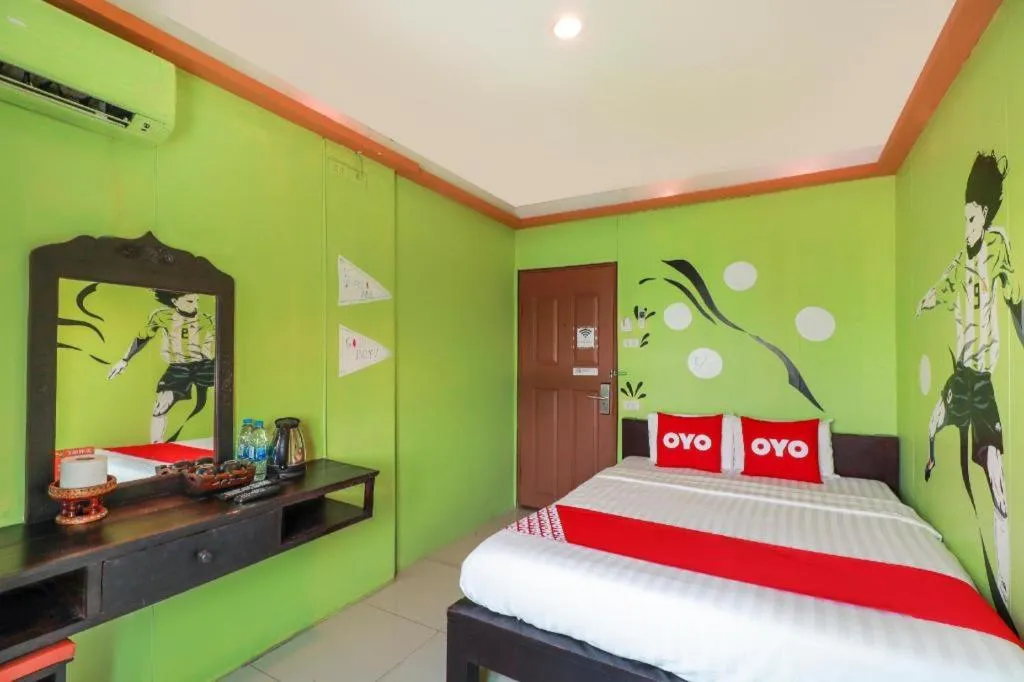 Bed in OYO 768 First Station Hotel