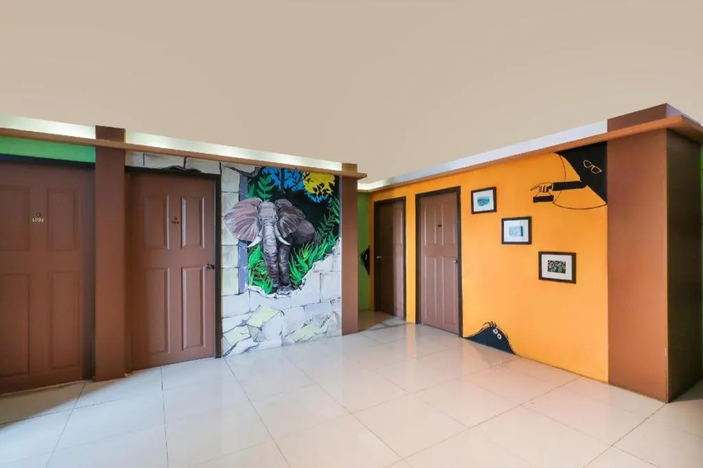 OYO 768 First Station Hotel