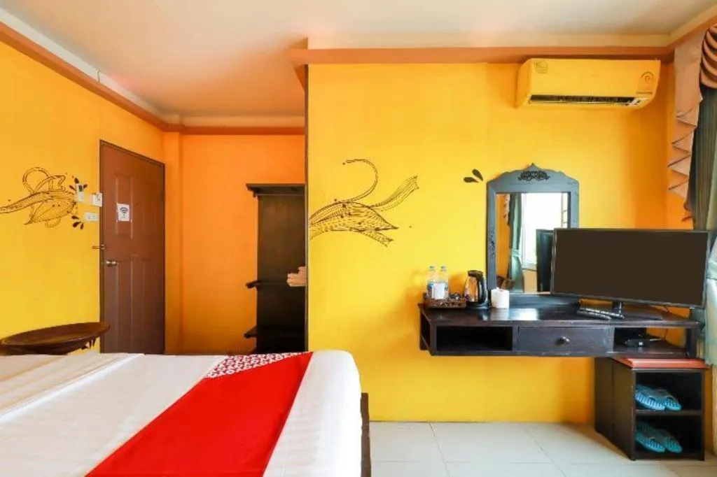 Bed in OYO 768 First Station Hotel