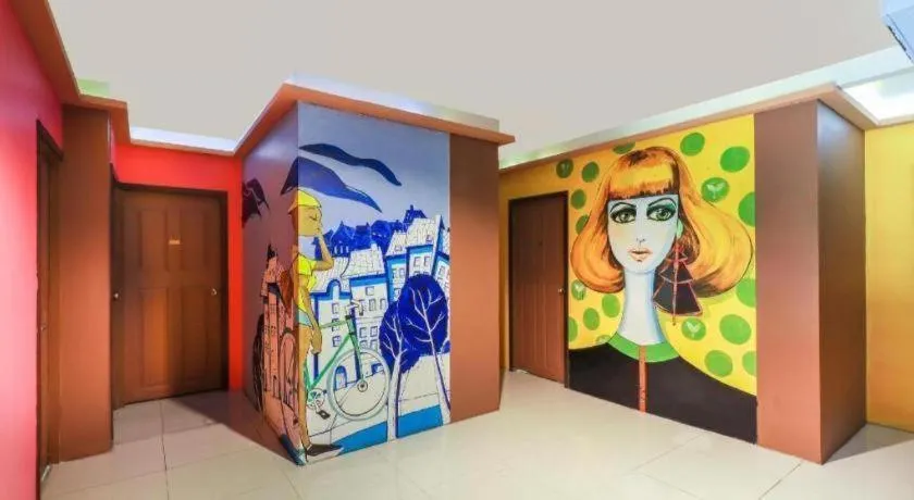 OYO 768 First Station Hotel