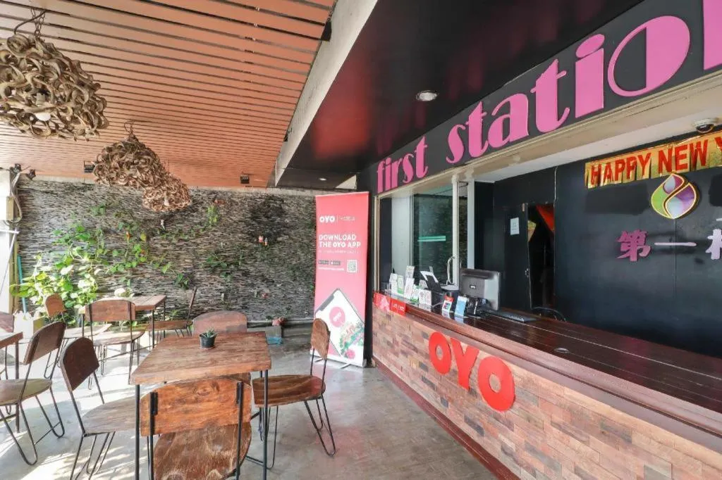 OYO 768 First Station Hotel